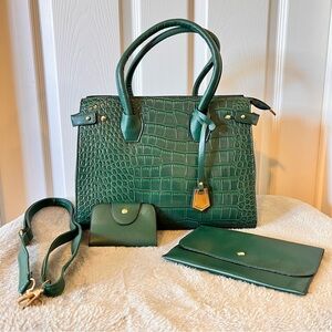 *BRAND NEW* Green Crocodile PU leather hand bag